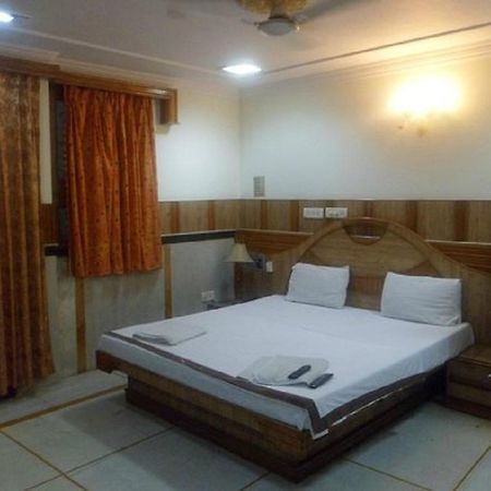 Ajay Guest House Nuova Delhi Esterno foto